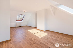 Wohn-/ Schlafzimmer