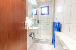 Badezimmer 2