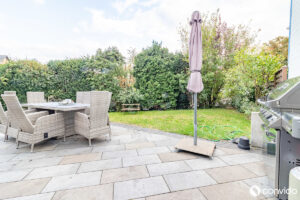 Garten mit Terrasse