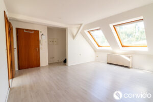 Wohn-/ Schlafzimmer