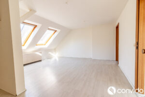 Wohn-/ Schlafzimmer