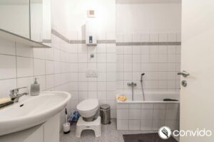 Wohnung (EG rechts)